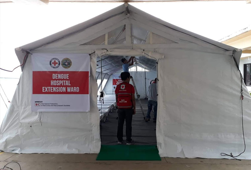 Wad tambahan sementara yang dibina mampu menampung sehingga 15,000 pesakit - Foto IFRC