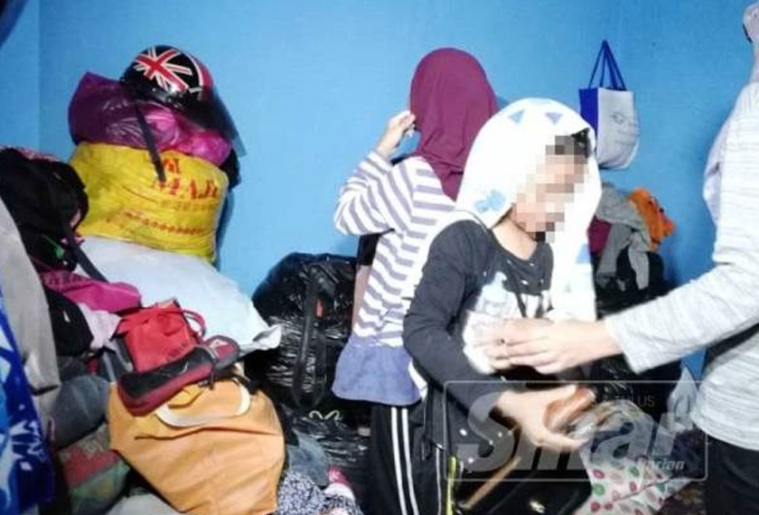 Dua daripada lapan beradik yang diselamatkan JKM.