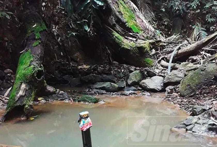 Orang asli Kuala Koh bergantung kepada sumber air tandak. - Foto Sinar Harian