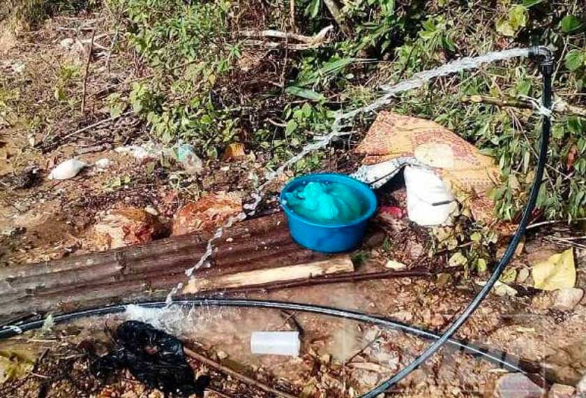 Sumber air tandak yang digunakan penduduk orang asli. - Foto Sinar Harian