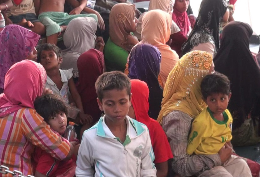 Kesengsaraan nasib etnik Rohingya di Myanmar adalah contoh hal kemanusiaan yang terlepas dari perhatian dunia Barat. - Gambar fail