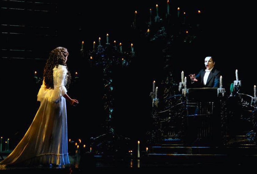 Antara babak dalam 'The Phantom of the Opera'. - Base Entertainment