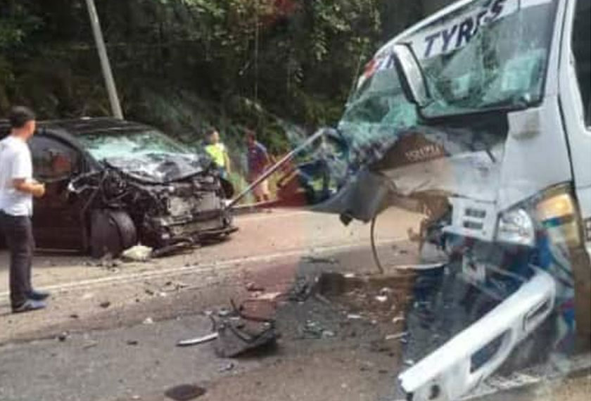 Keadaan kenderaan yang terlibat dalam kemalangan di Kilometer 25 Jalan Kota Tinggi-Mersing dekat Mersing, Johor. Antara penumpang yang cedera ialah Cik Puan Muda Julita Aishah Abdul Latiff. - Gambar media sosial