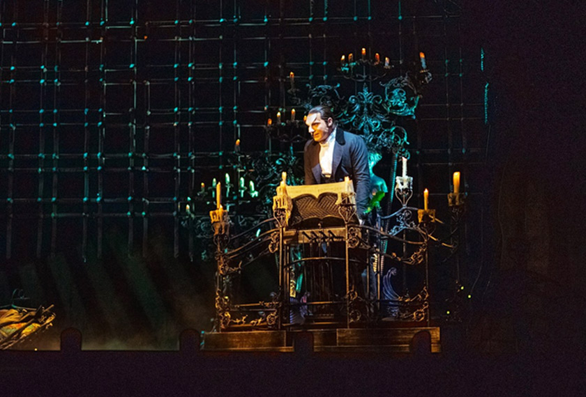 Istana Budaya disifatkan pengurus pentas produksi muzikal jelajah dunia ini sebagai yang terbaik selepas menjelajah Manila dan Singapura. - Gambar Facebook/Base Entertainment Malaysia