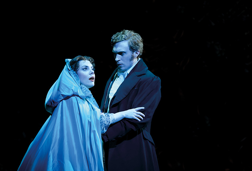 Raoul hanya seorang lelaki biasa yang jatuh cinta dengan Christine. - Base Ent