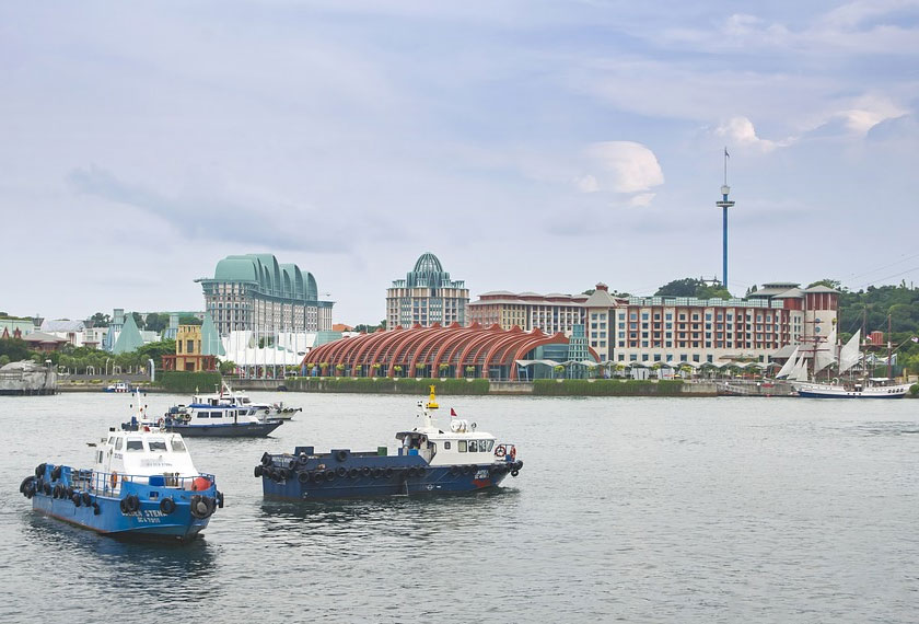Resorts World Sentosa menyambut tetamunya dengan segala macam tarikan aktiviti buat seisi keluarga.