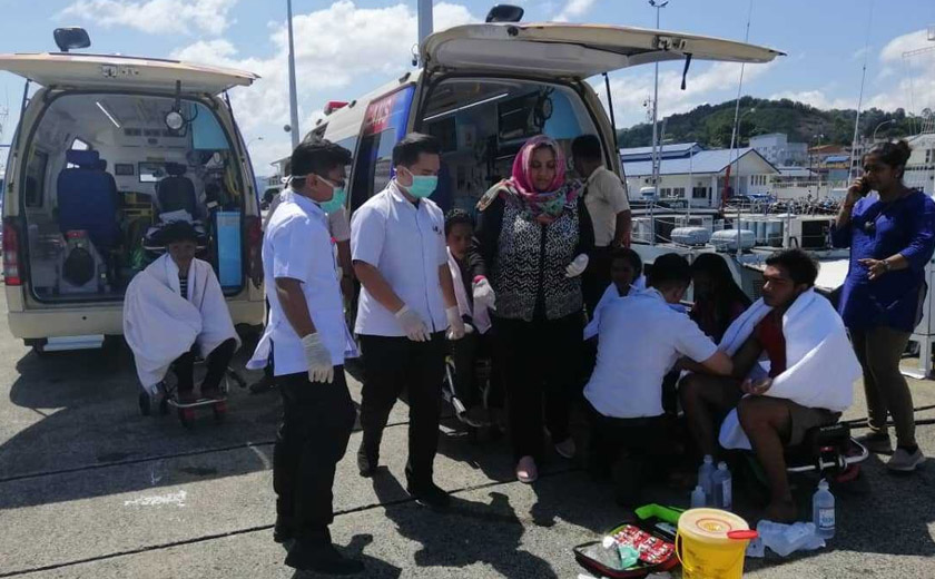 Mangsa yang terselamat sedang menerima rawatan.