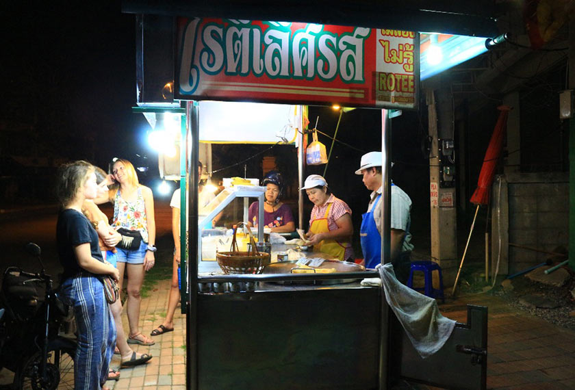 Pertumbuhan ekonomi terus terbantut di bawah pemerintahan junta - jauh berbeza dengan pertumbuhan yang berterusan semasa lima tahun Thaksin memerintah. Foto Ceritalah