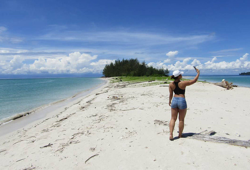 Ann says there are white sandy beaches and clear blue waters everywhere in Sabah. - Instagram pic/@annosman