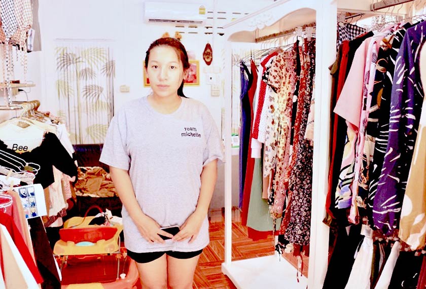 Nirada, seorang pekedai di Phitsanulok, rasa kecewa di bawah pentadbiran junta yang memerintah ketika ini. Foto Ceritalah