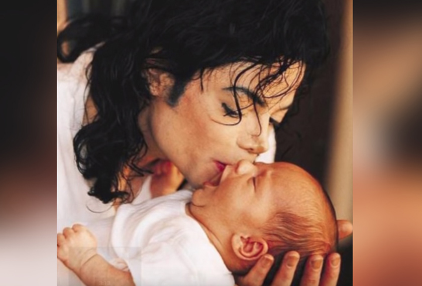 FOTO kenangan mendiang Michael Jackson bersama anak sulungnya, Prince ketika bayi. - Gambar fail