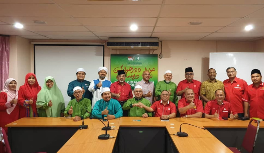 Pemimpin kanan UMNO dan Pas Perak mengadakan pertemuan tertutup di Ibu Pejabat Pas Perak di Ipoh pada Rabu malam. - Foto Pas Perak