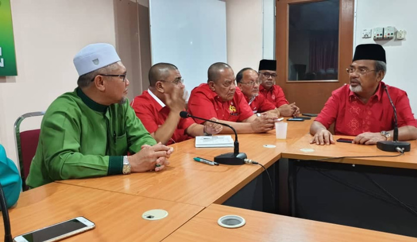 Razman memberi indikasi berbeza apabila ditanya berkenaan isu-isu yang dibincangkan. - Foto Pas Perak