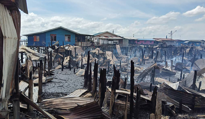Dalam kejadian yang berlaku pukul 5.25 pagi itu kawasan yang musnah dalam kebakaran itu berkeluasan dua ekar. - Foto Astro AWANI