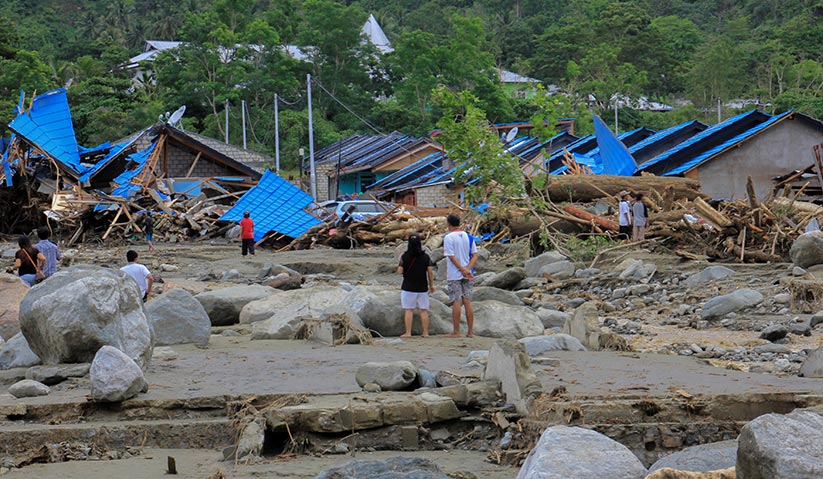 Setakat pagi Isnin, lebih 4,000 penduduk tempatan dipindahkan ke pusat perlindungan sementara. Foto: Reuters