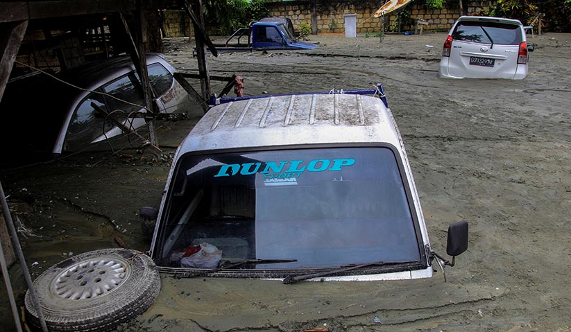 Setakat pagi Isnin, lebih 4,000 penduduk tempatan dipindahkan ke pusat perlindungan sementara. Foto: Reuters