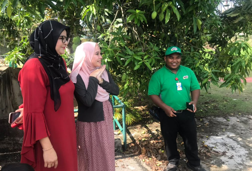  Natasya Rose Nizam teruja melihat kehadiran lori Milo dihadapan rumahnya - Gambar Twitter @MiloMalaysia