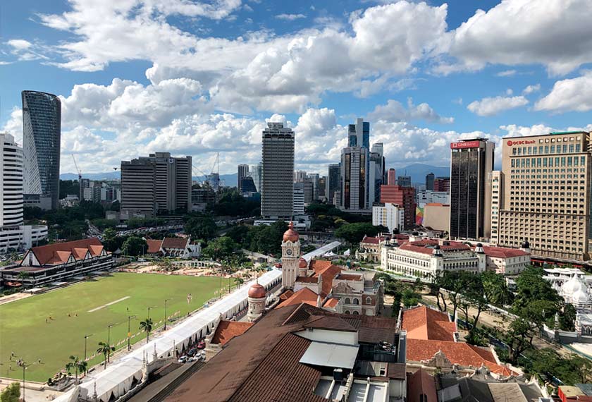 Tinjauan dari menara Agro Bank kelihatan khemah yang disediakan DBKL untuk Bazar Ramadan di Jalan Raja, Kuala Lumpur - Foto Astro AWANI / Hilal Azmi