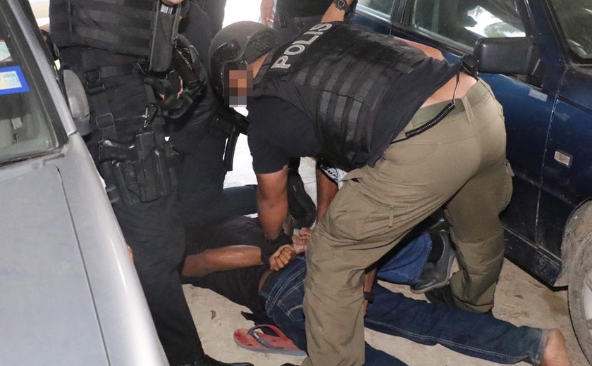 #AWANInews #AWANI745 Mahu balas dendam kes Muhammad Adib antara punca ... Empat lelaki ditahan terlibat dalam kumpulan pengganas