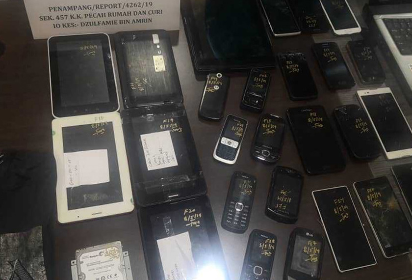 Antara barangan yang berjaya dirampas. - Astro AWANI