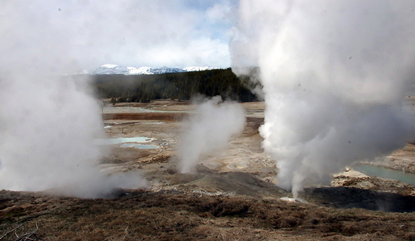 Ahli geologi beri amaran dua pertiga populasi dunia akan pupus sekiranya kawah berapi Yellowstone meletus.