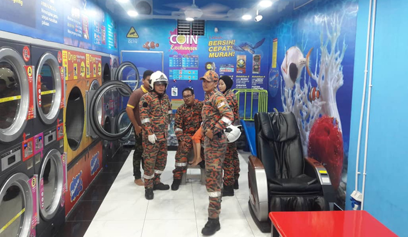 Menurut bomba, kanak-kanak itu sedang bermain dengan rakannya apabila dia sendiri masuk ke dalam mesin basuh tersebut. - Ihsan JBPM