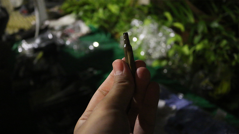 Puluhan penunjuk perasaan dilaporkan cedera di kawasan pasar Tanah Abang, Jakarta, ketika tembakan peluru penabur dilepaskan kepada orang ramai, dipercayai oleh seorang penembak hendap yang tidak dikenali. - Foto Ceritalah