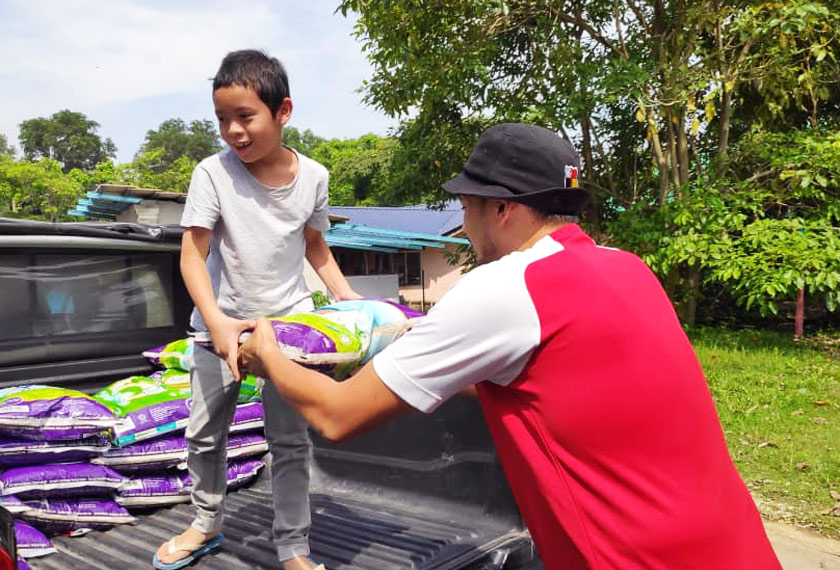Peranan yang dimainkan oleh GC Care, ZuriatCare , DPIM, Kumpulan Al Ansar dan tim Projek Beras Ramadan 2019 membawa impak besar. - Foto Mohsein Shariff