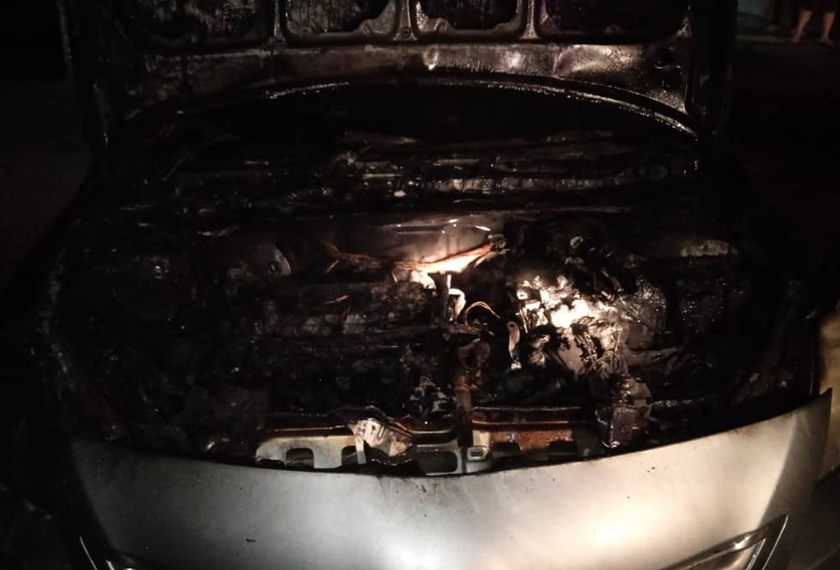 suspek kini direman selama tiga hari sehingga 5 November ini untuk siasatan lanjut di bawah Seksyen 435 Kanun Keseksaan kerana membakar kenderaan.  - Foto PDRM