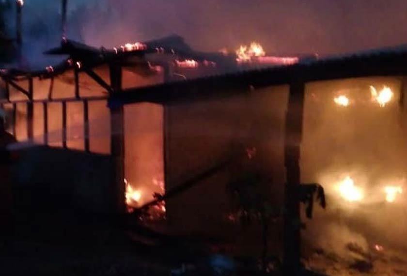 Kedua-dua mangsa bagaimanapun berada dalam keadan stabil selepas menerima rawatan di Hospital Tuaran. - Foto JBPM