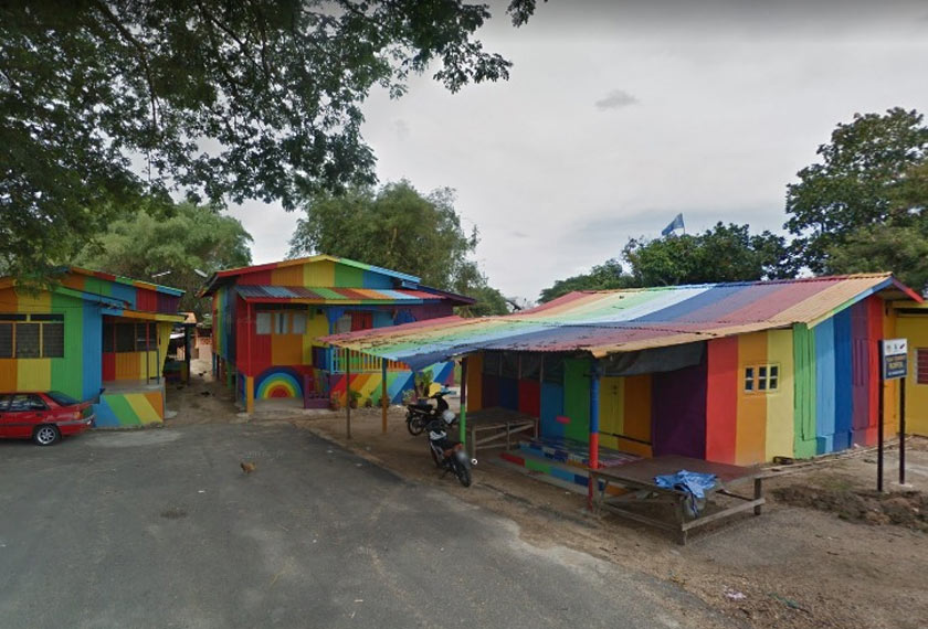 Rumah pelangi di Kampung Sungai Budor. -Google Maps