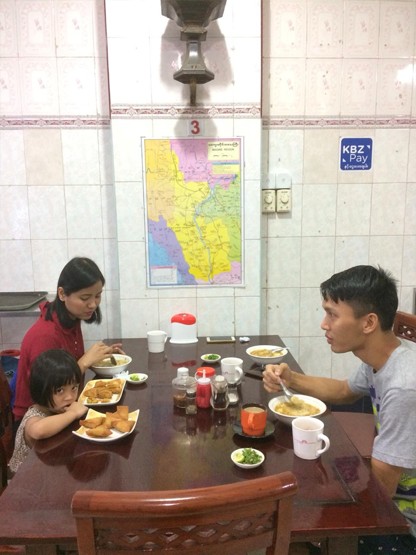 Keluarga Ma Ae menikmati sarapan bersama, peluang yang jarang-jarang diperolehi karena Ma Ae dan suaminya sering tidak mendapat cuti pada hari yang sama. Pasukan Ceritalah