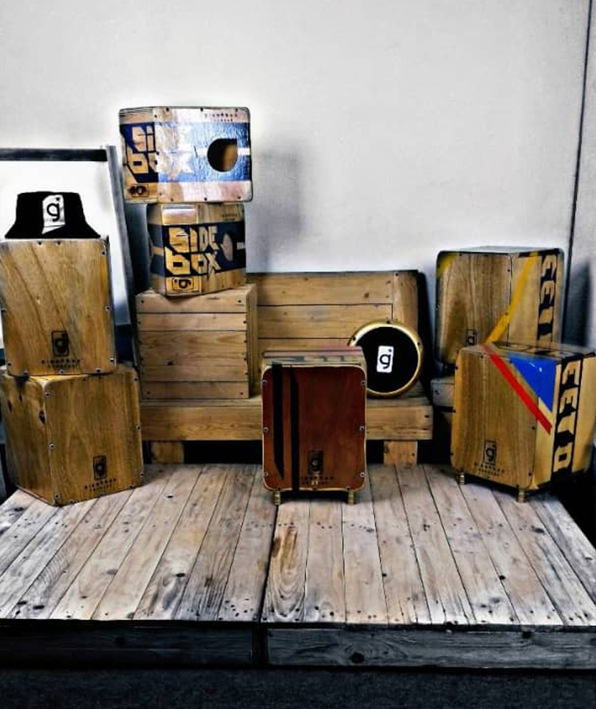 Antara cajon yang dihasilkan Raziman mengikut kriteria dan cita rasa pelanggan.