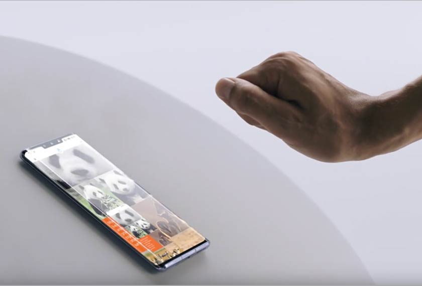 Kamera hadapannya digabungkan dengan dua teknologi ‘3D Depth Sensing Camera (Kamera Pengesan Kedalaman 3D) dan pengesan isyarat bagi mengenal pasti raut wajah dan mengesan pergerakan tangan anda