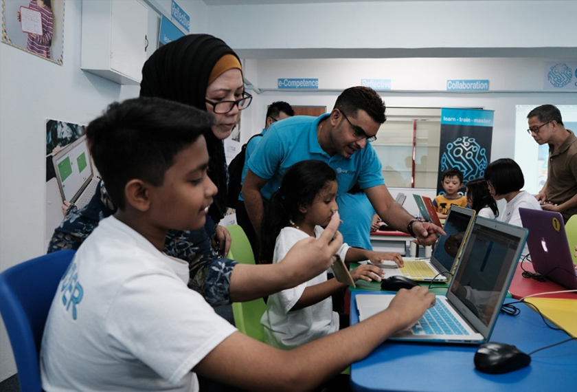 Program kem ‘coding’ ini bertujuan untuk memberi anak -anak pendekatan berkenaan asas pengekodan serta mempersiapkan mereka dengan ilmu digital untuk masa hadapan