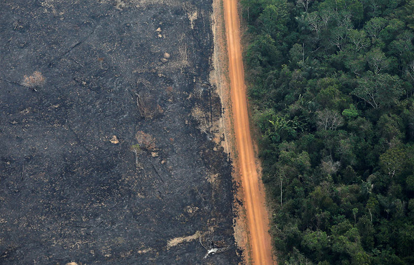 'Sempadan' hutan hujan Amazon dari pandangan udara - dari belantara asal kepada yang sudah diganggu aktiviti manusia. - Reuters