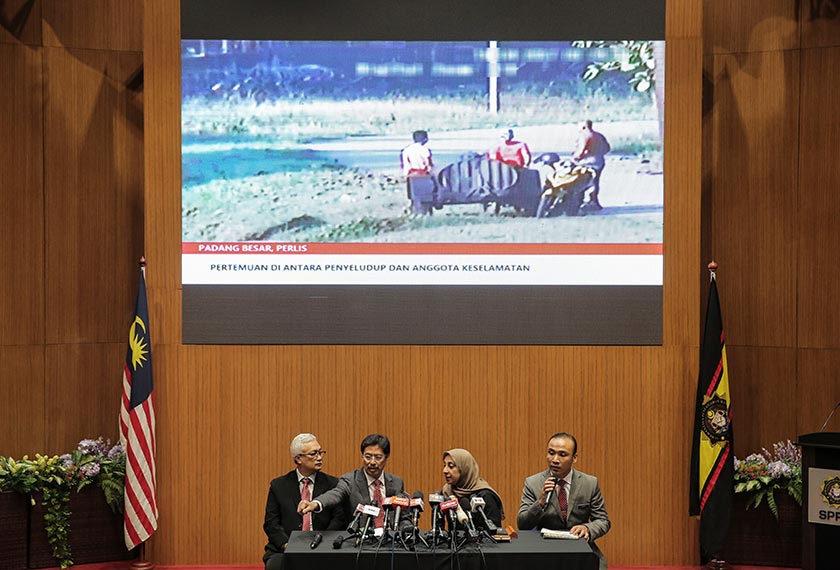 Menurut Ketua Cawangan Audio Video, Bahagian Forensik SPRM, Penguasa Kanan, Badri Azni, antara yang diseludup adalah barangan bersubsidi seperti gula, tepung, minyak masak dan baja. 