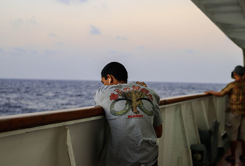Mabuk laut perkara biasa di atas kapal memandangkan lautnya kuat bergelora. - Pasukan Ceritalah