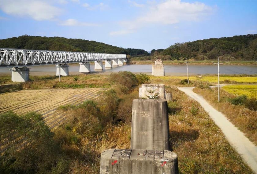 Tanah Korea Utara terletak hanya di seberang Sungai Imjin ini. - Astro AWANI
