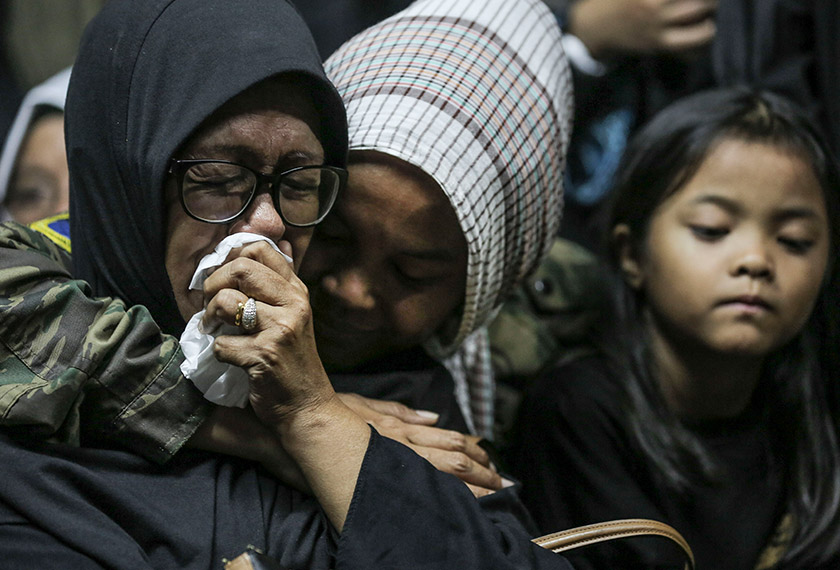 Kesedihan terpamer di wajah Fauziah Nawi yang kehilangan anak tercinta. - Gambar Astro AWANI/ SHAHIR OMAR
