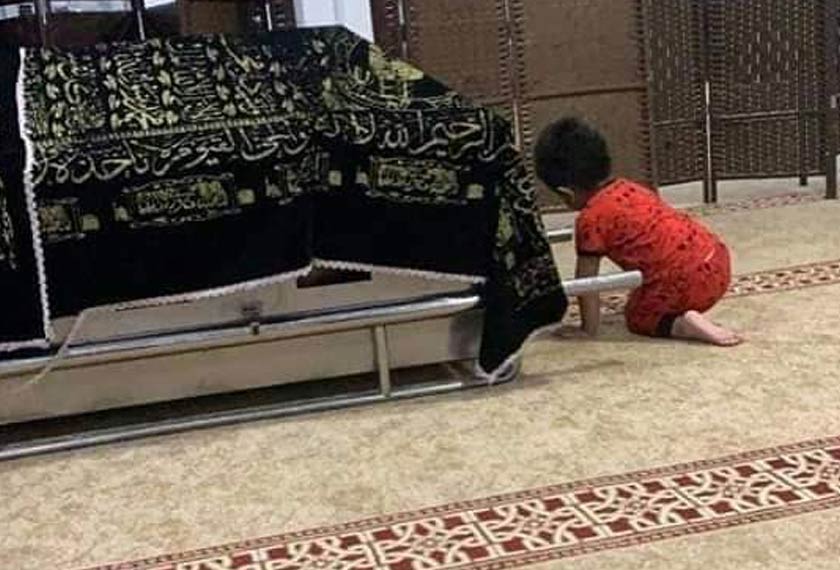 Ibu Asyikin, Fauziah Dollah berkata, dia akan menjaga anak pasangan itu memamdangkan dia dan suami, Kamaruddin Harun, 60 hanya tinggal bertiga bersama cucu berusia 10 tahun. - Foto Astro AWANI