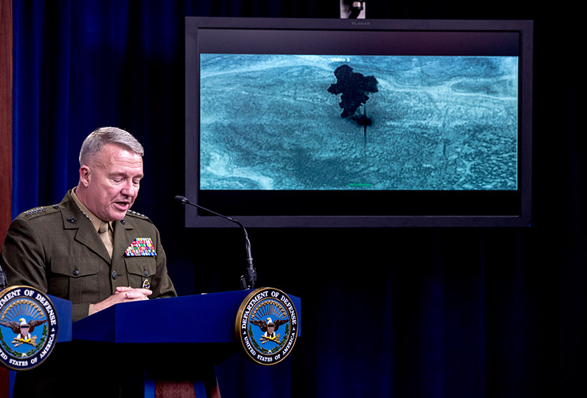 Video serbuan terhadap Abu Bakr al-Baghdadi ditunjukkan ketika McKenzie bercakap kepada media di Pentagon, Washington, 30 Okt, 2019. (Foto AP)