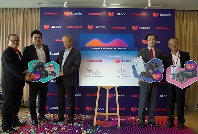 Timbalan Pengarah Urusan, Wong Che Hoe; Ketua Pegawai Perniagaan Lazada Malaysia, Kevin Lee; Pengarah Urusan Senheng Malaysia, Lim Kim Heng; Ketua Pegawai Eksekutif Lazada Malaysia, Leo Chow; dan Timbalan Pengarah Urusan, Lim Kim Cheang melancarkan 9.9 Big Discovery Sale