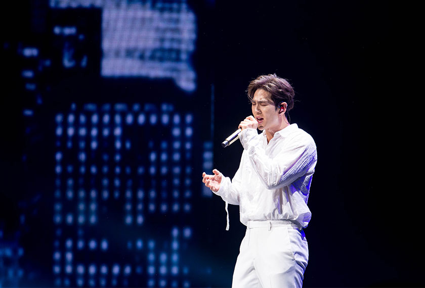 Balada yang didendangkan Baekho, ”Thankful For You” mempunyai susunan piano yang begitu melodik dan ringkas, menyerlahkan falsetto lembut vokalis utama kumpulan tersebut. 