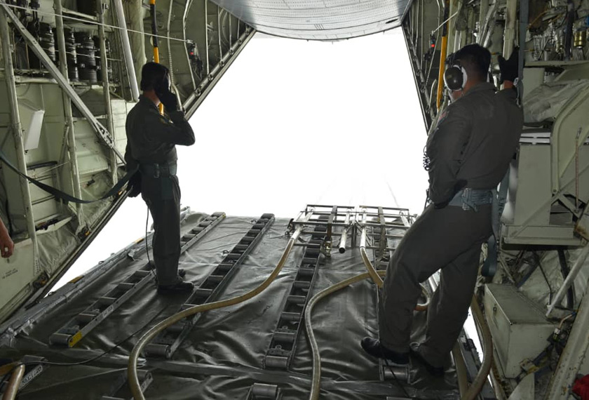 Pesawat TUDM C-130 Hercules digunakan sebagai pesawat pengangkut untuk menjalankan OPA - Foto TUDM