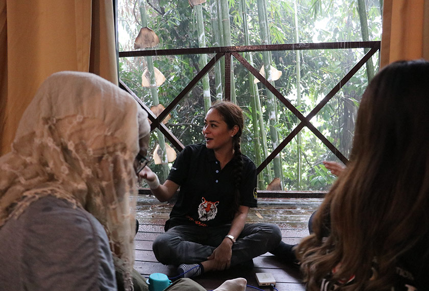 Maya harap dia boleh menjadi penghubung antara golongan pencinta alam dan belia. Foto Ceritalah