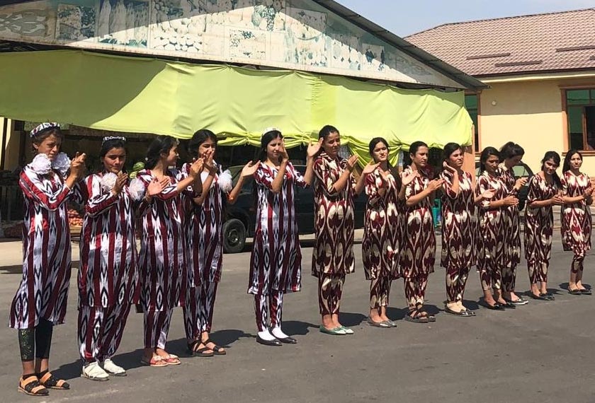 Wajah-wajah wanita Tajikistan berpakaian tradisional -  Astro AWANI/Saraya Mia