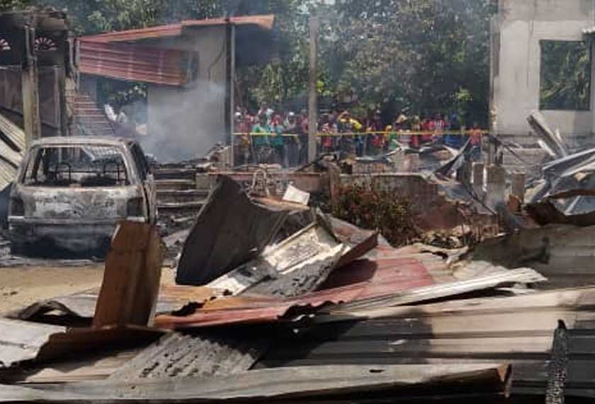 Rumah berkenaan terbakar 80 peratus dan api dapat dikawal jam 12.30 tengah hari. - Foto JBPM