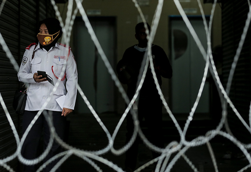 PKPD ini melibatkan 5,000 hingga 6,000 penghuni di 365 unit kediaman dan premis perniagaan di bangunan itu. - Foto Astro AWANI / SHAHIR OMAR