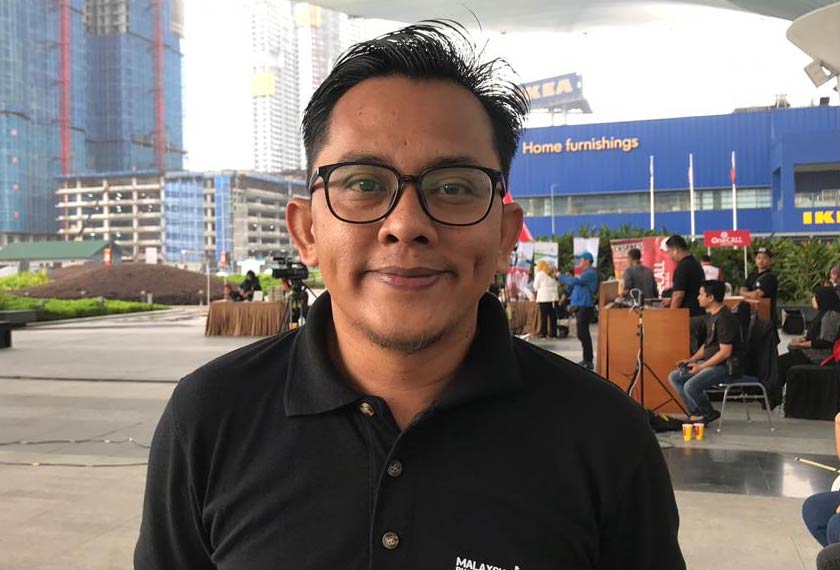 Presiden MYBC, Wady Hamdan menghargai sumbangan Tesco